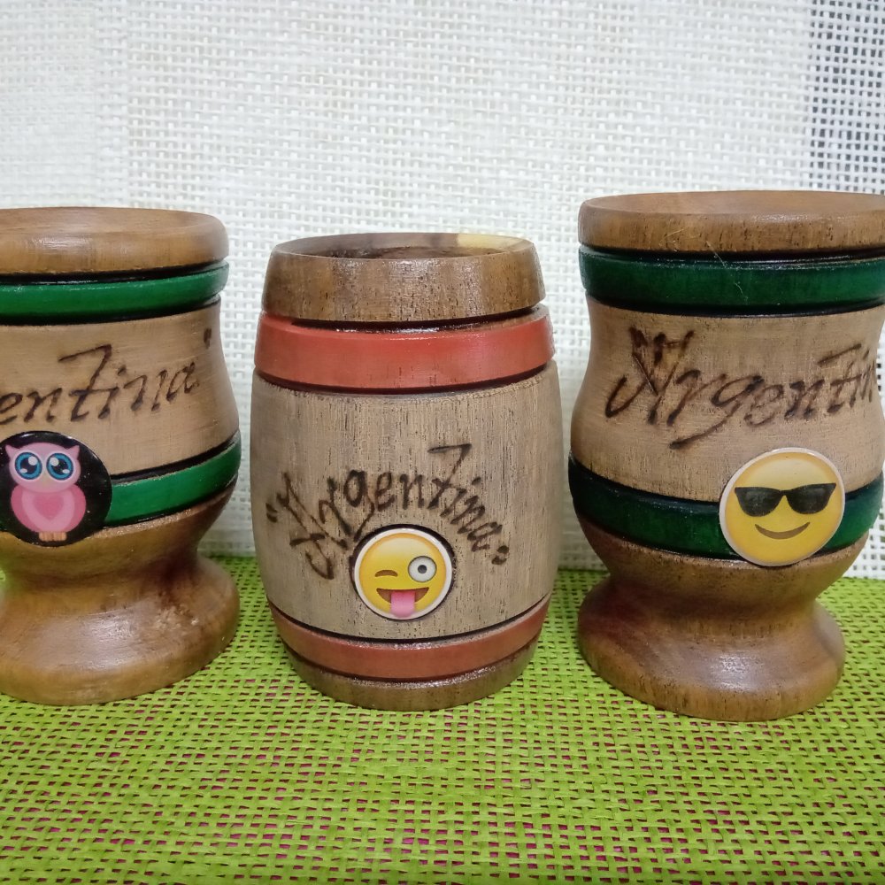 mate-madera-con-emoticon-0